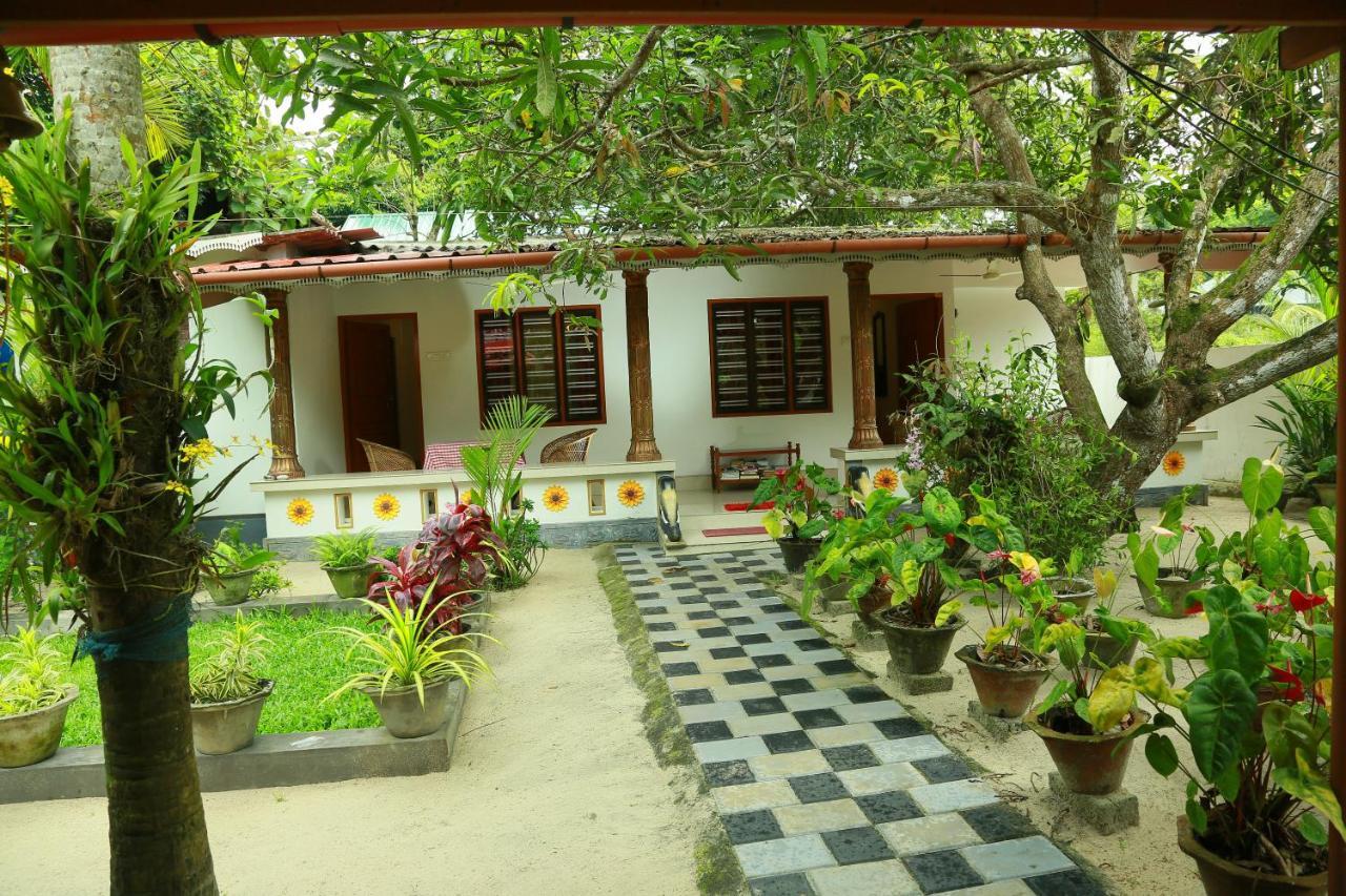 Marari Nest Beach Homestay Марарикулам Экстерьер фото